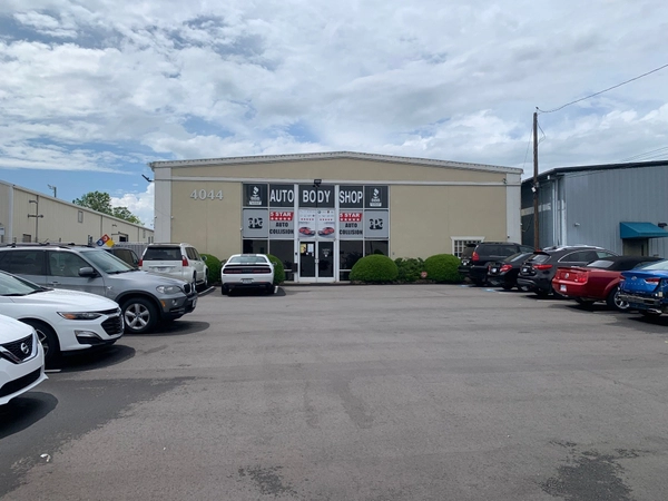 5 Star Auto Collision repair shop photo 4