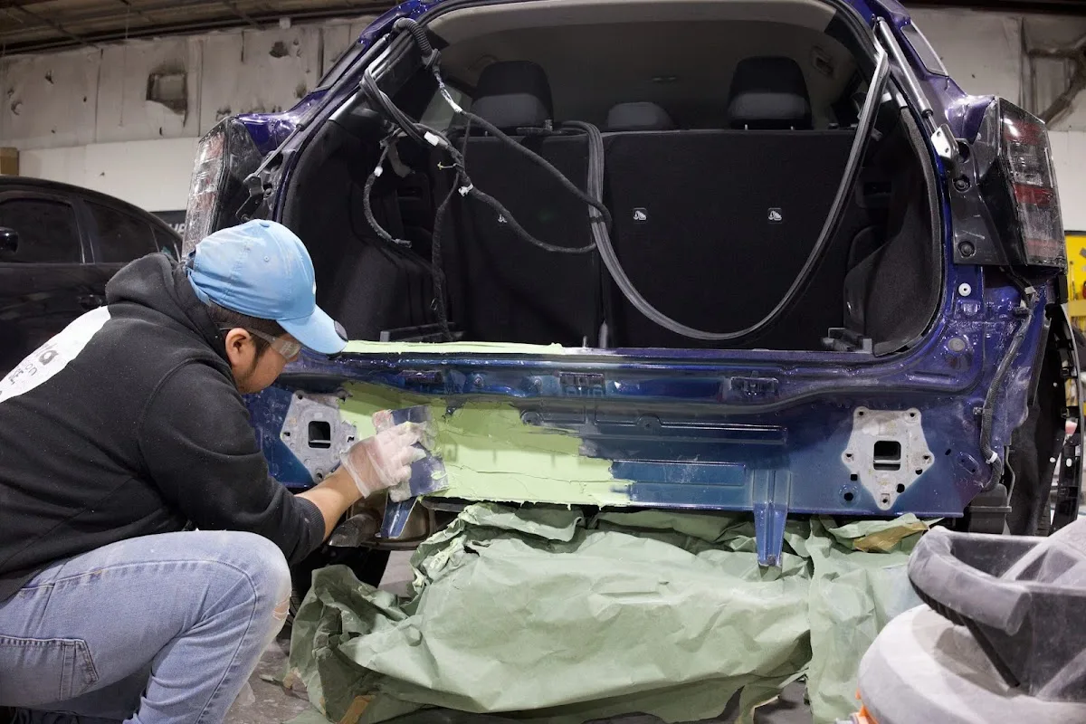 Atlanta Auto Collision Center repair shop photo 2