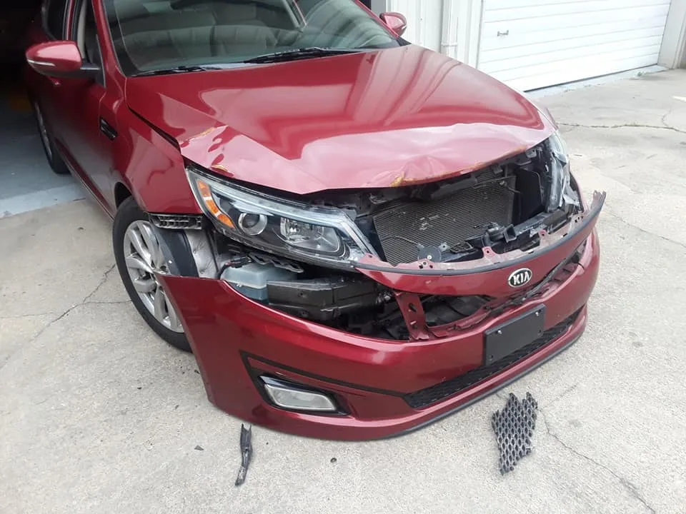 Collision King Center - Auto Body Repair Jackson MS Complete Minor Collision Repair Services repair shop photo 6