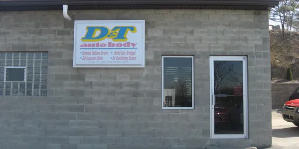 D & T Auto Body repair shop photo 4