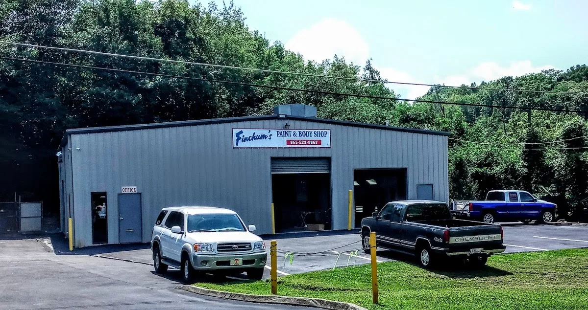 FINCHUMS PAINT AND BODY SHOP repair shop photo 1