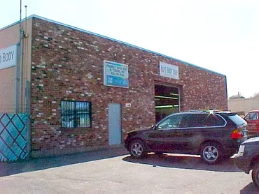 Friendly Auto Body & Towing, Inc. repair shop photo 5