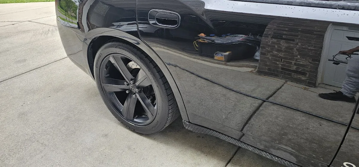 Greenleaf Collision Inc repair shop photo 1