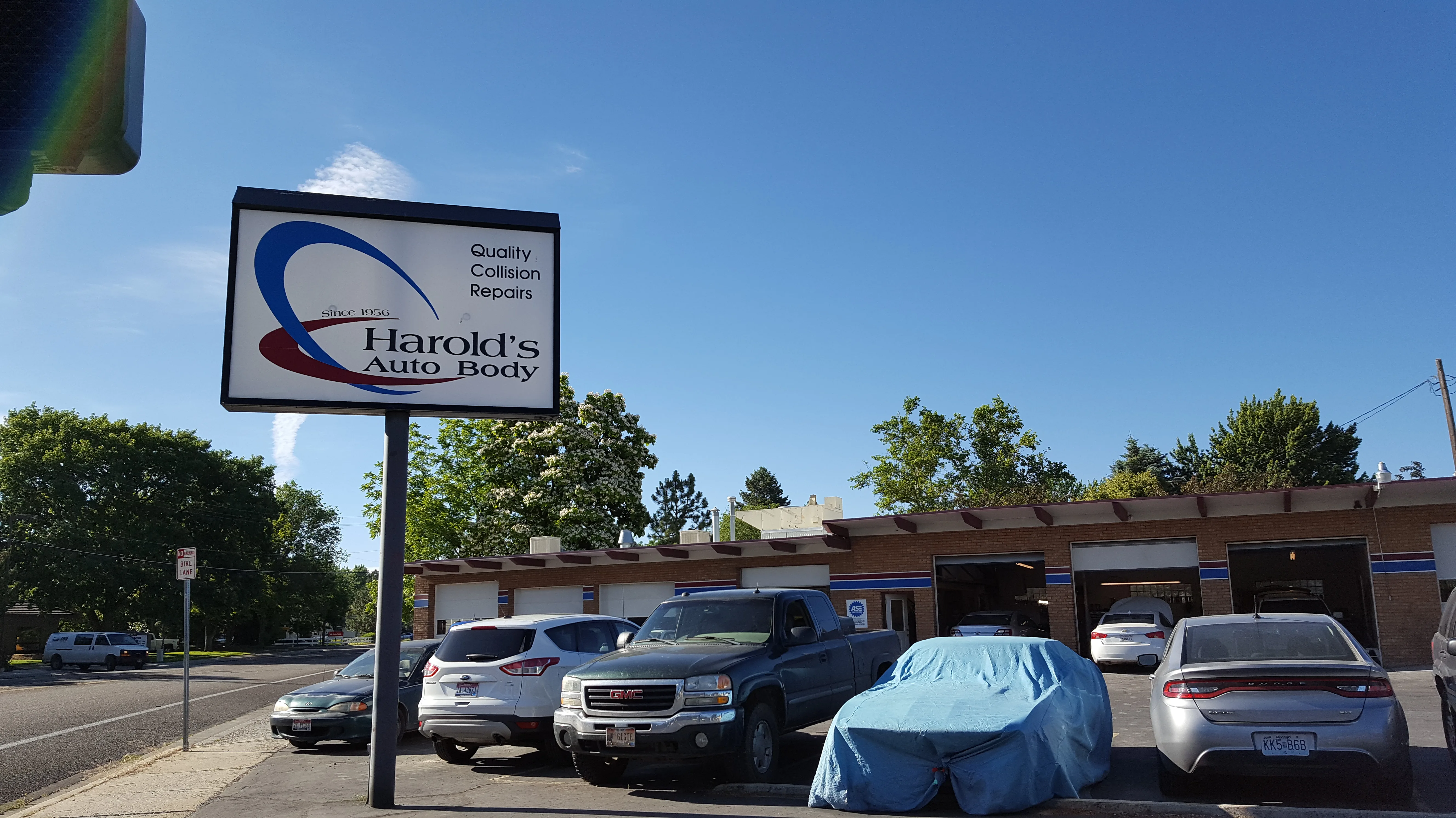 Harold's Autobody repair shop photo 5