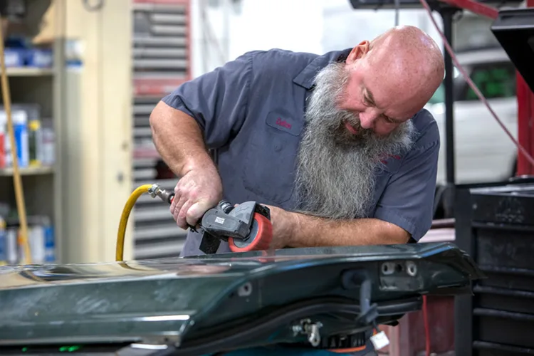 Hollingsworth Auto Service, Inc. Downtown repair shop photo 6