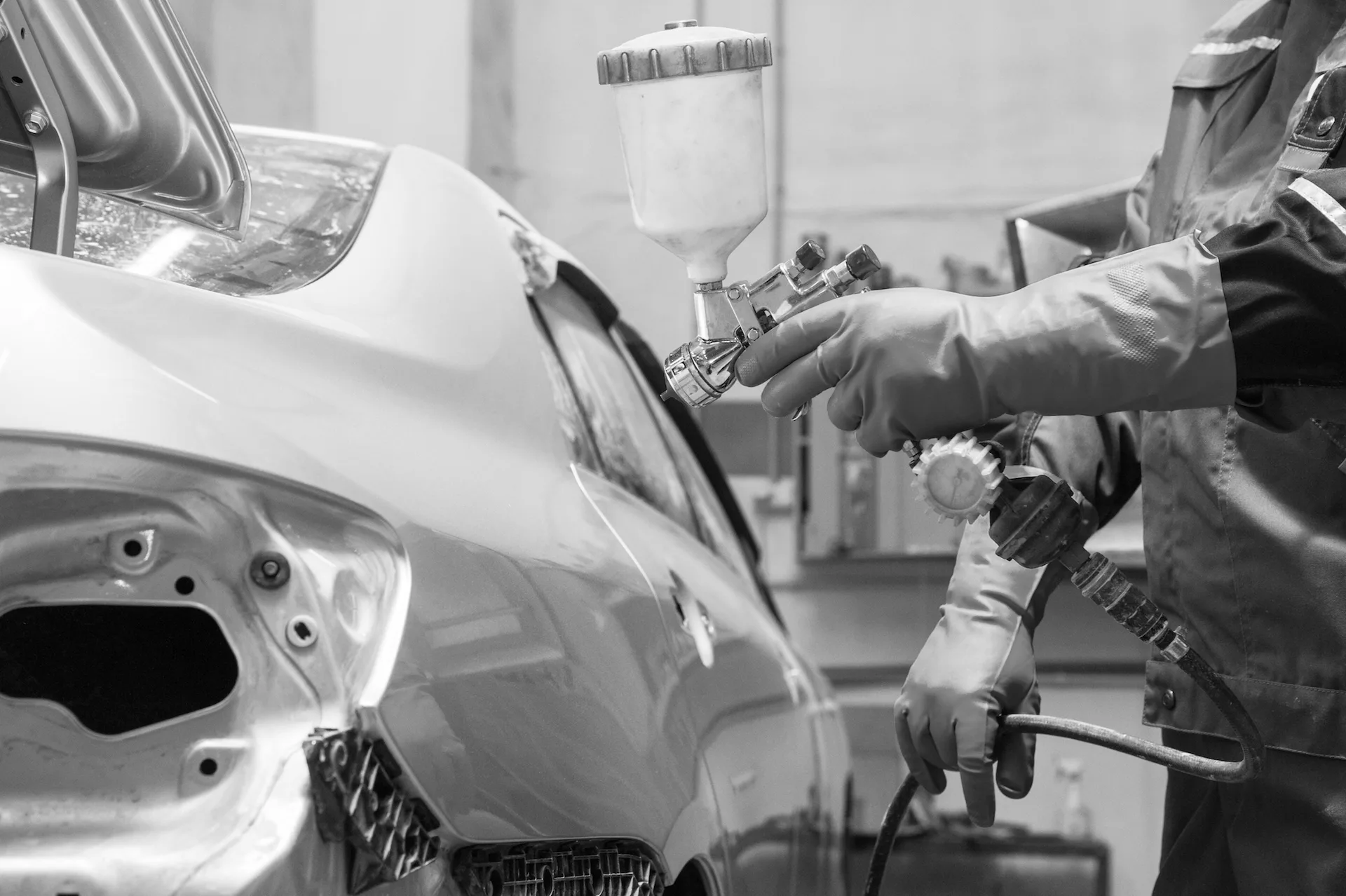 HQ Auto Body and Paint repair shop photo 4