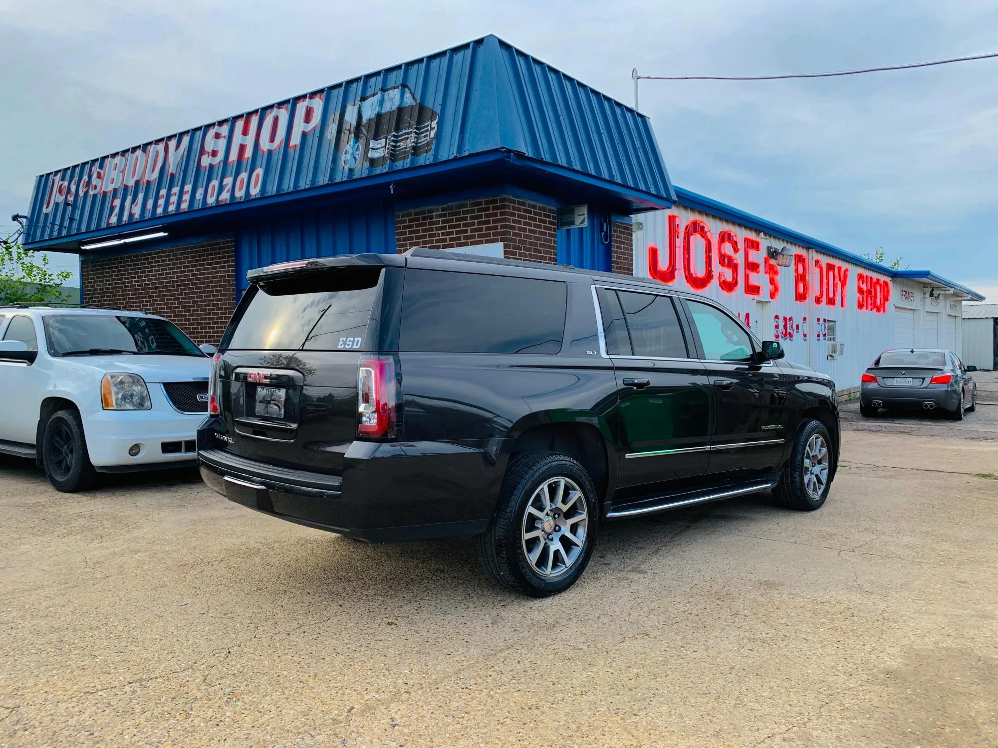Jose's Body Shop repair shop photo 2