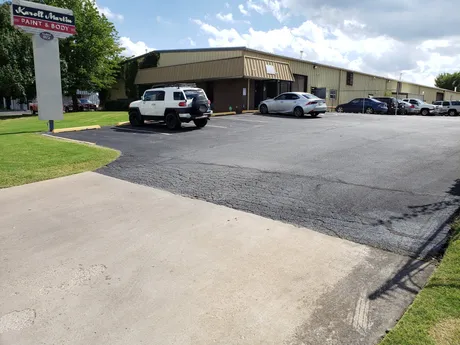 Karoll Martin Paint and Body repair shop photo 2