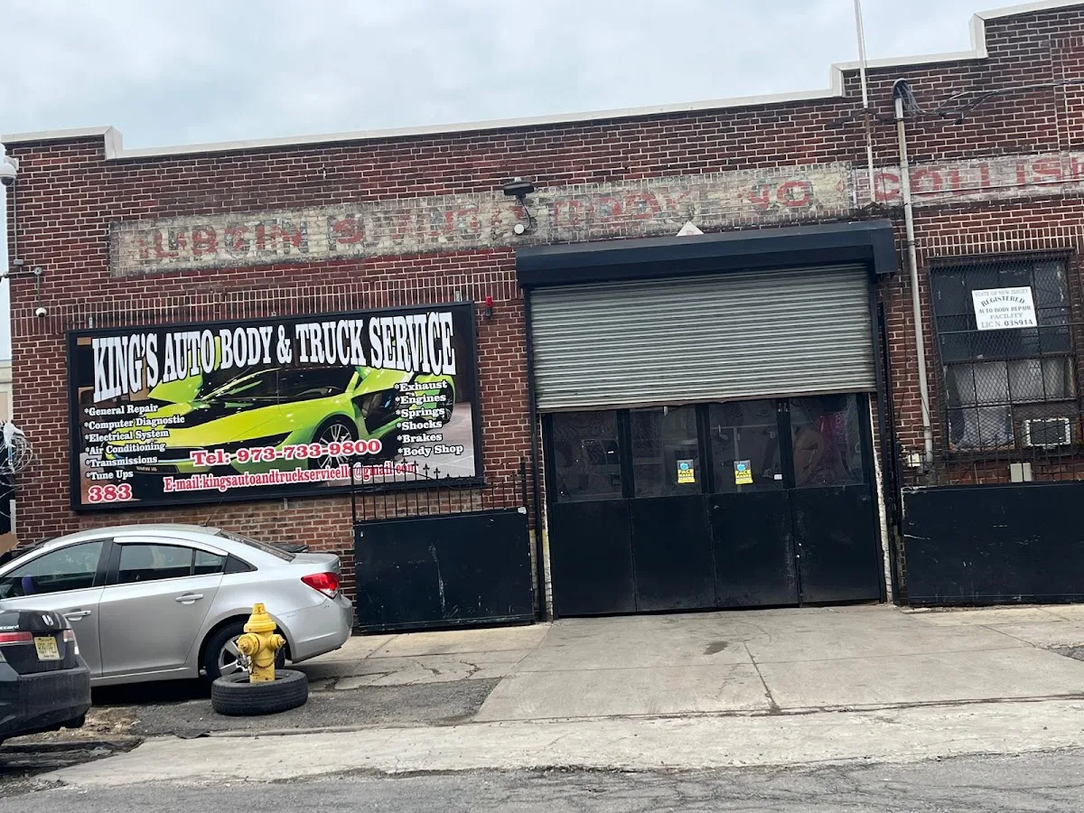 king's Auto Body & Truck Service repair shop photo 1