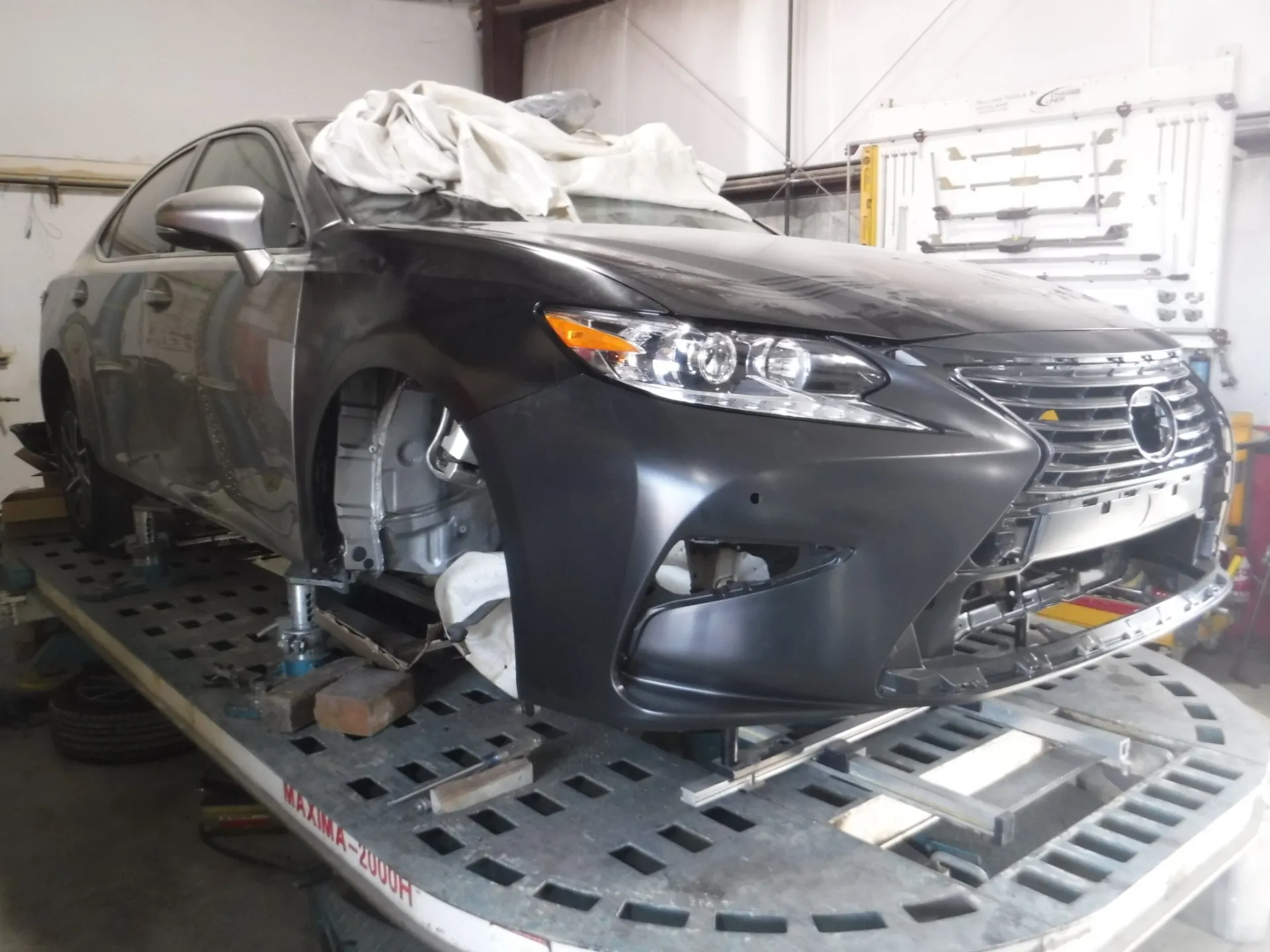 Lucky Spot Auto Body & Paint repair shop photo 4
