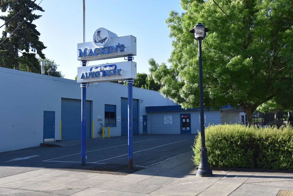 Mackin’s Auto Body North Portland