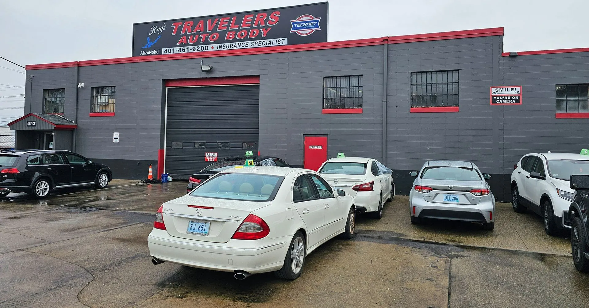 Ray's Travelers Auto Body repair shop photo 4