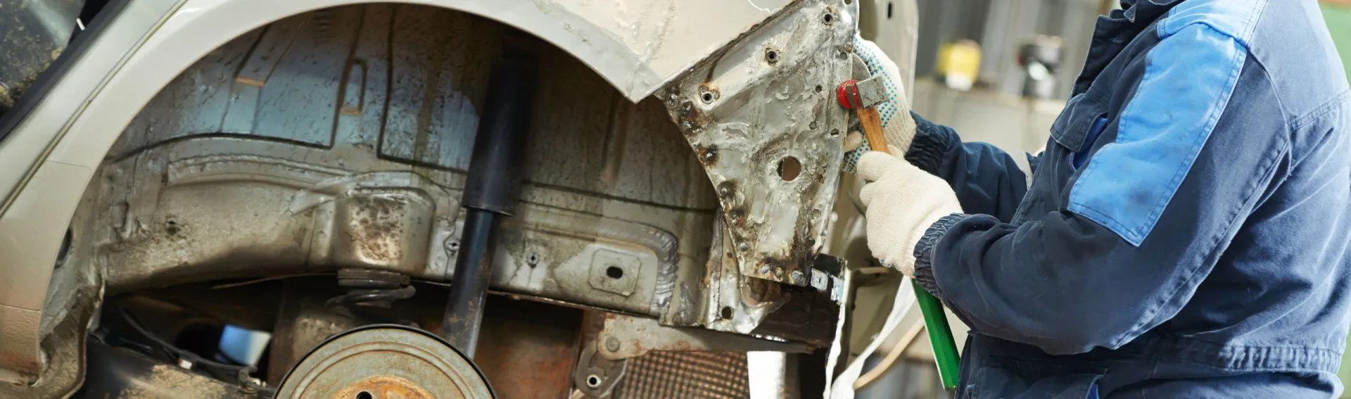 Rods Collision Co. repair shop photo 3