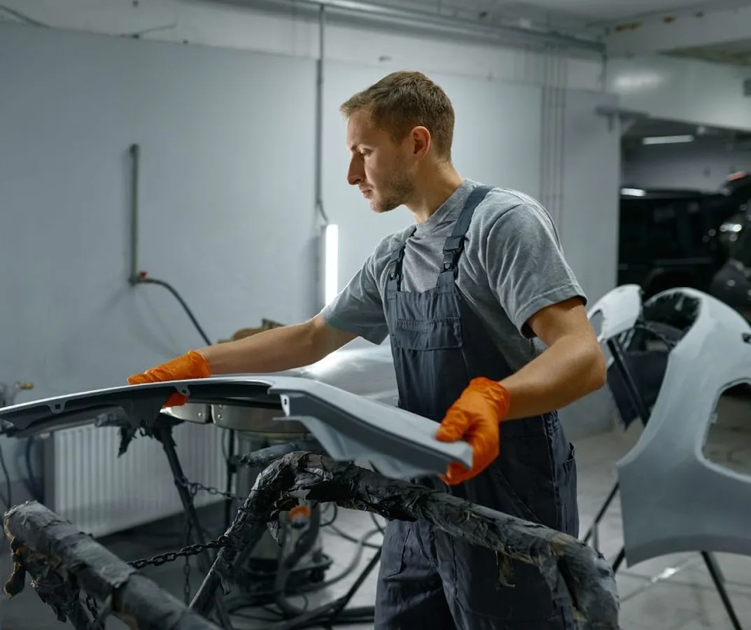 Royal Collision repair shop photo 1
