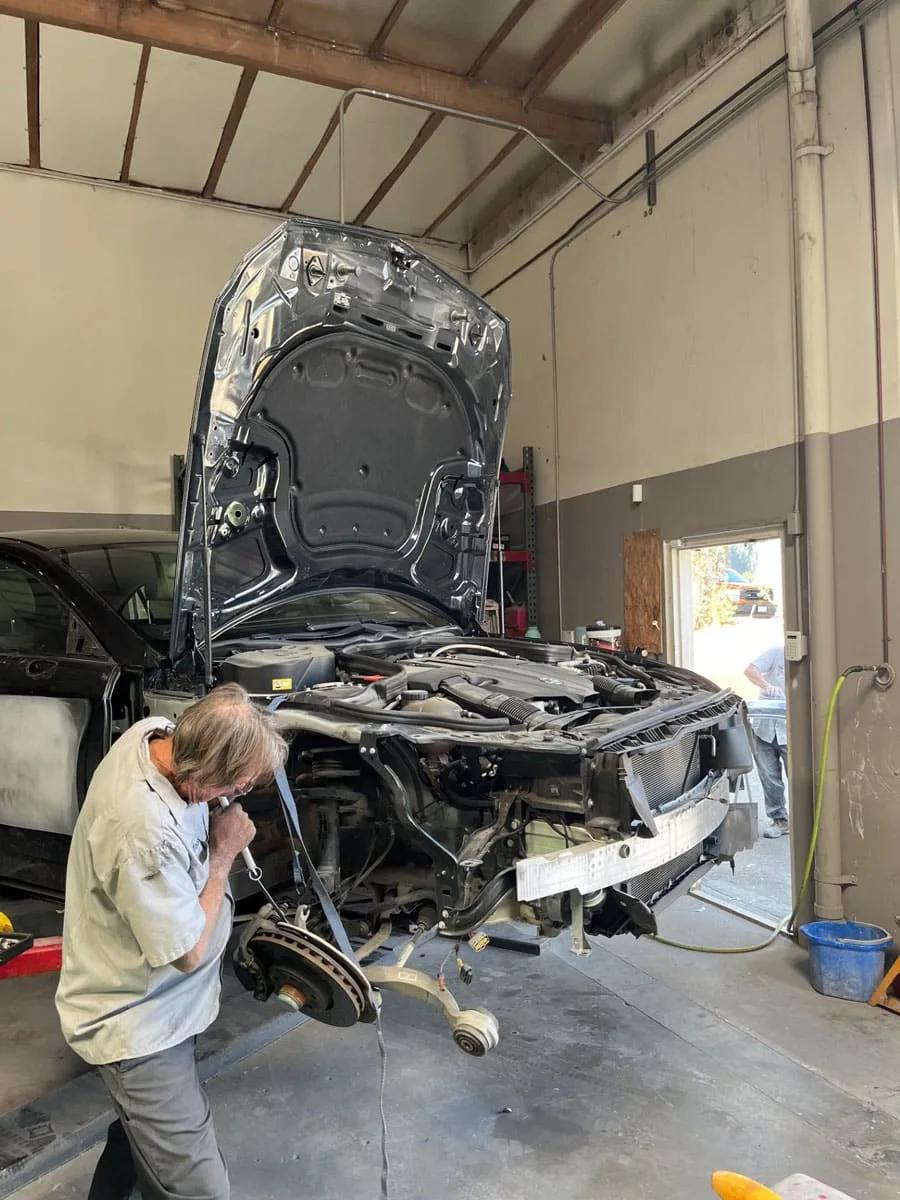 Royal Collision repair shop photo 4