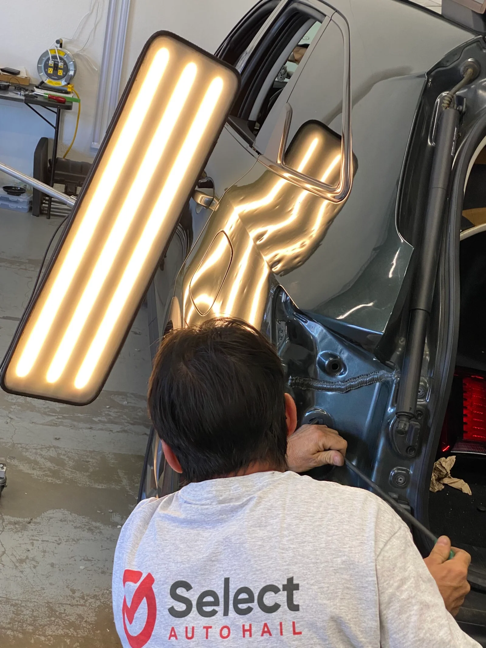Select Auto Hail Cheyenne repair shop photo 2