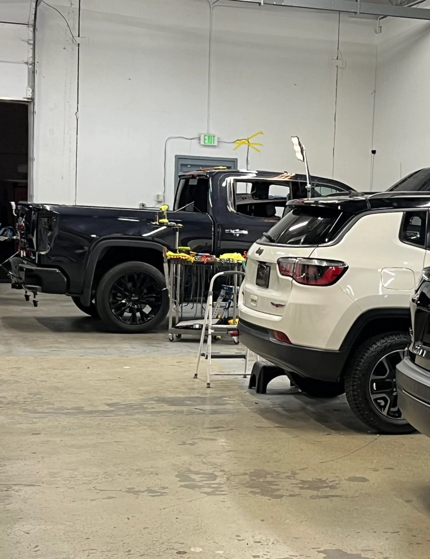 Select Auto Hail Cheyenne repair shop photo 3