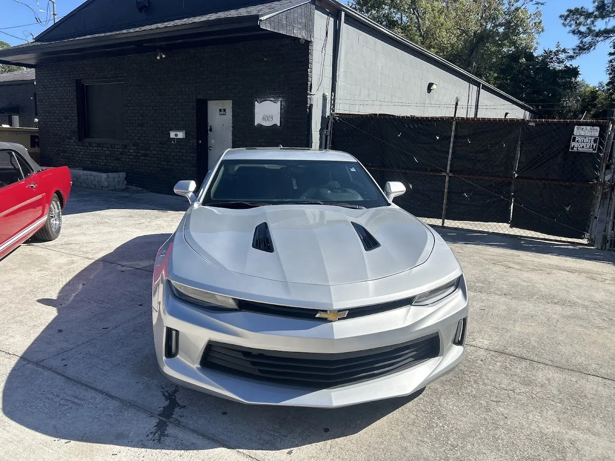 Sunview Collision repair shop photo 1