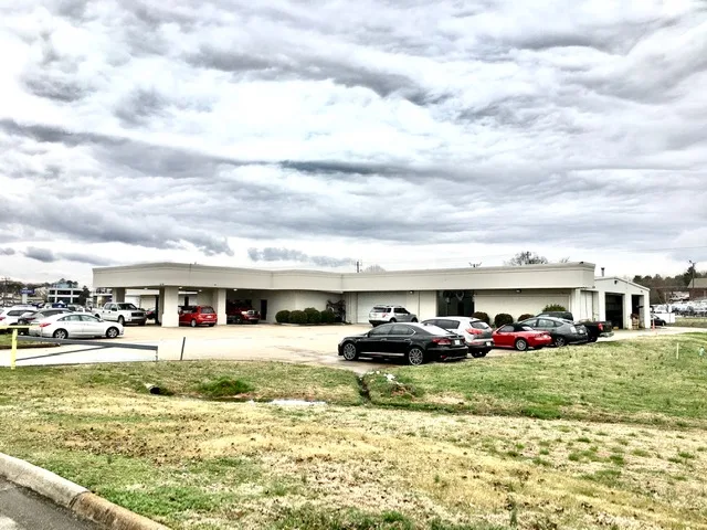 The Body Shop at Long repair shop photo 2