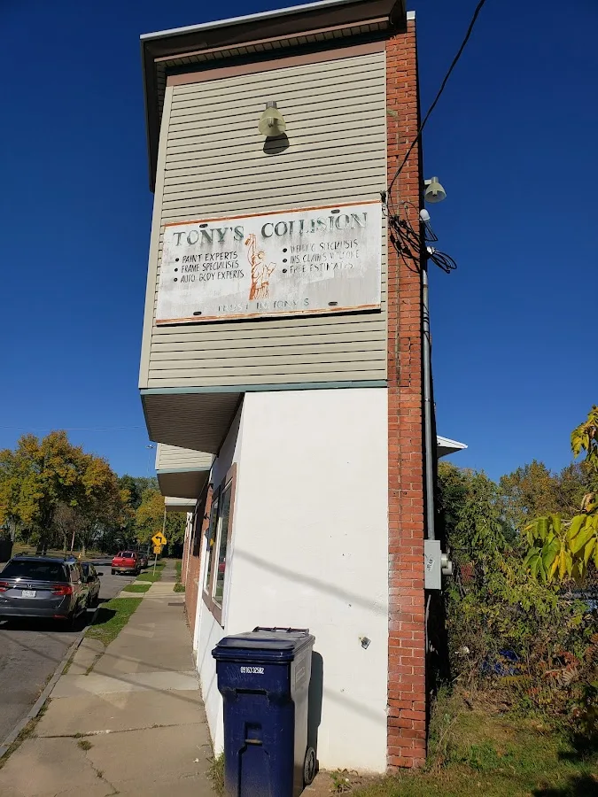 Tony's Collision Inc repair shop photo 1