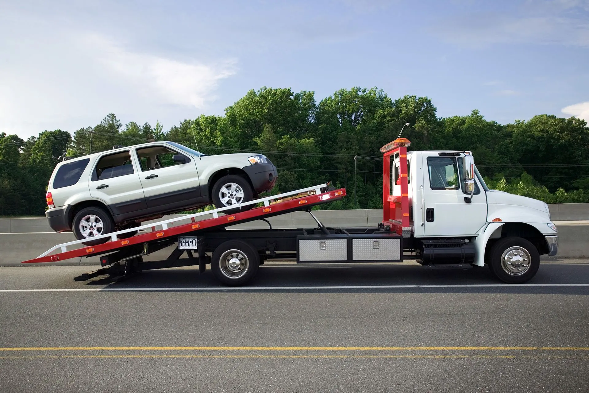 Tony's Long Wharf Auto Body, Repair & Towing Shop repair shop photo 2