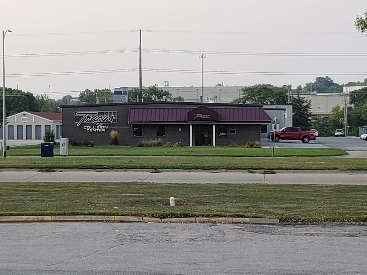 Tracy's Collision Center of Lincoln