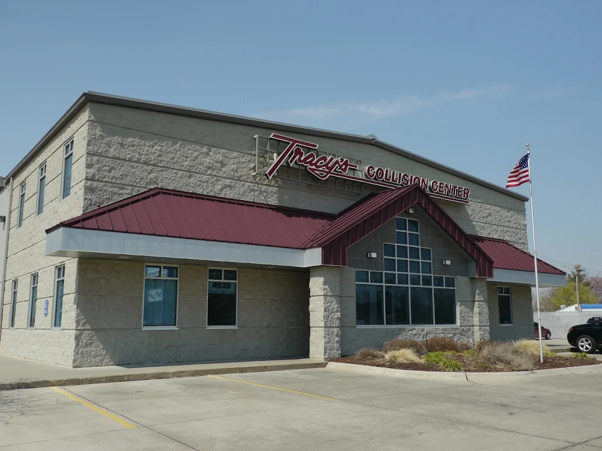 Tracy's Collision Center of Lincoln