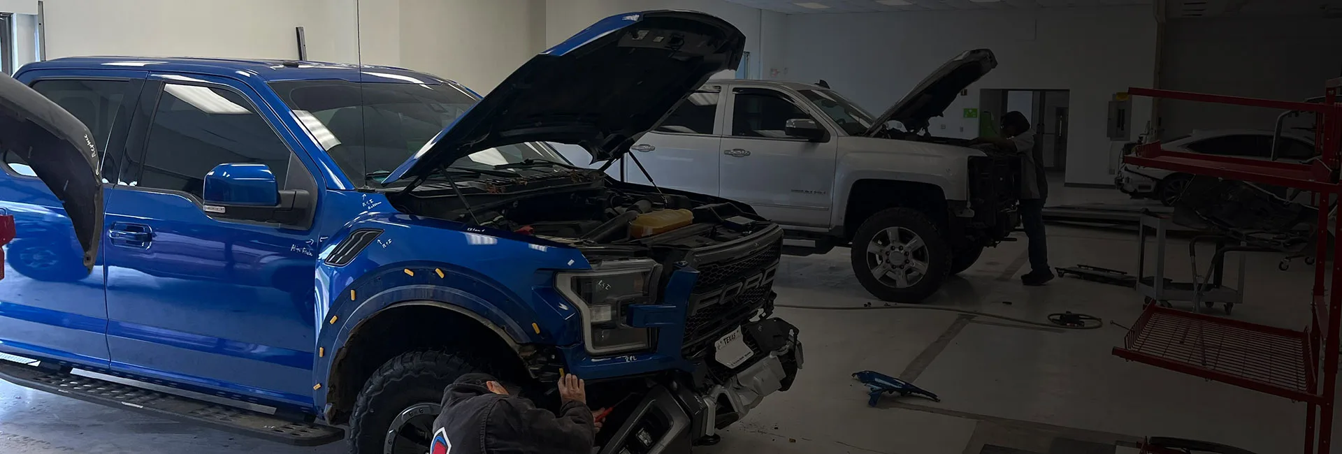 U First Auto Body Shop repair shop photo 4