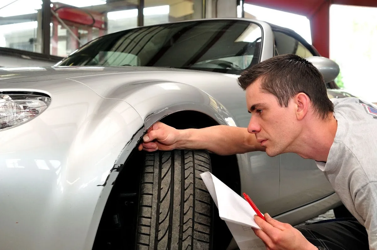 Ultimate Auto Touch-Ups repair shop photo 2